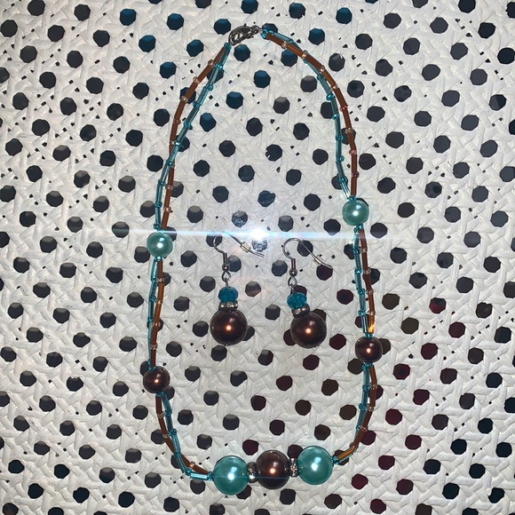 Beaded Necklace & Earrings Set - Picture 5 of 5